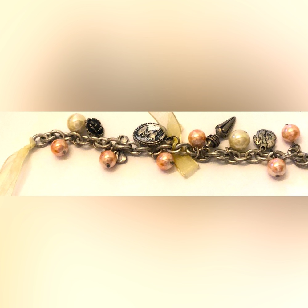 Charmed necklace with tie